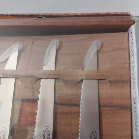 Brandani Steakhouse Set of Four Italian Style Steak Knives New in Box, Stainless - Picture 4 of 6